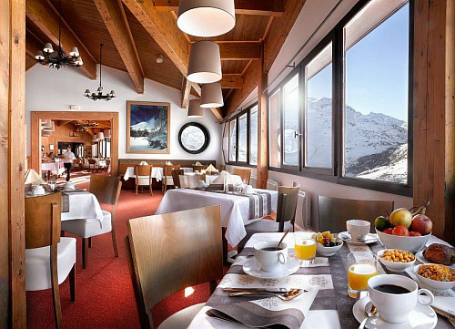 Les Menuires  Hôtel "Les Bruyères"