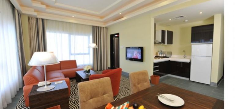Al Raya Suites