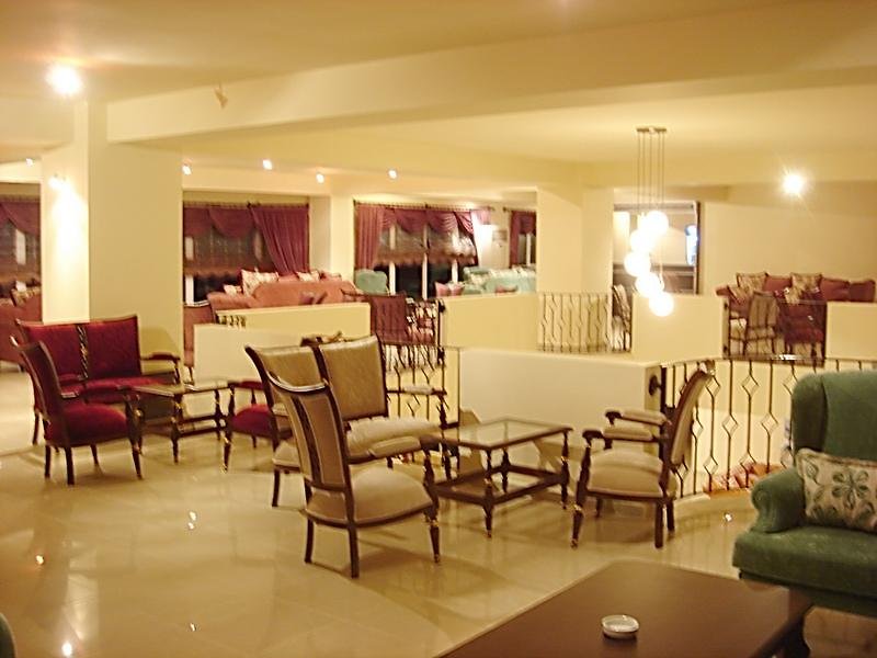 The West Queen Resort