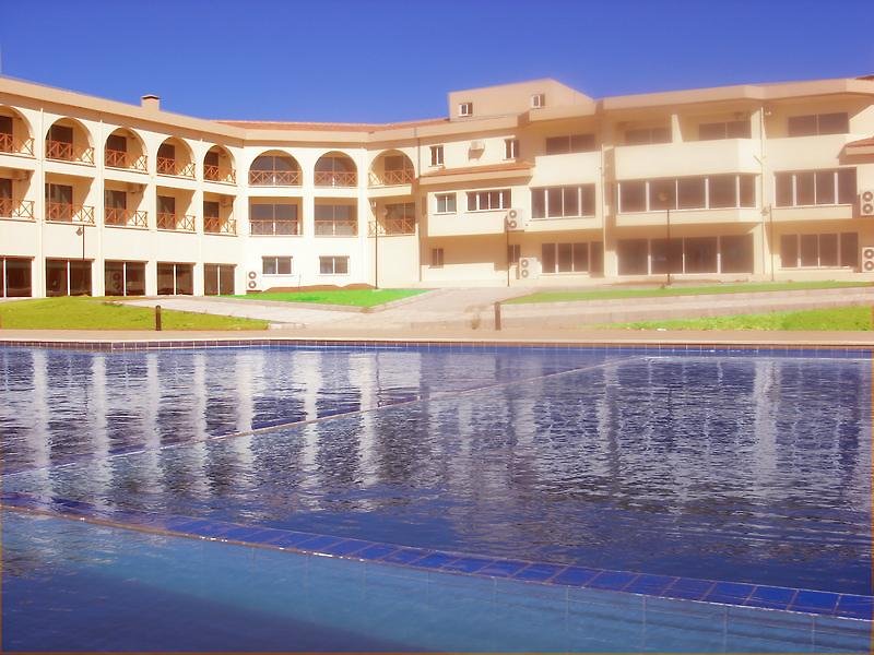 The West Queen Resort