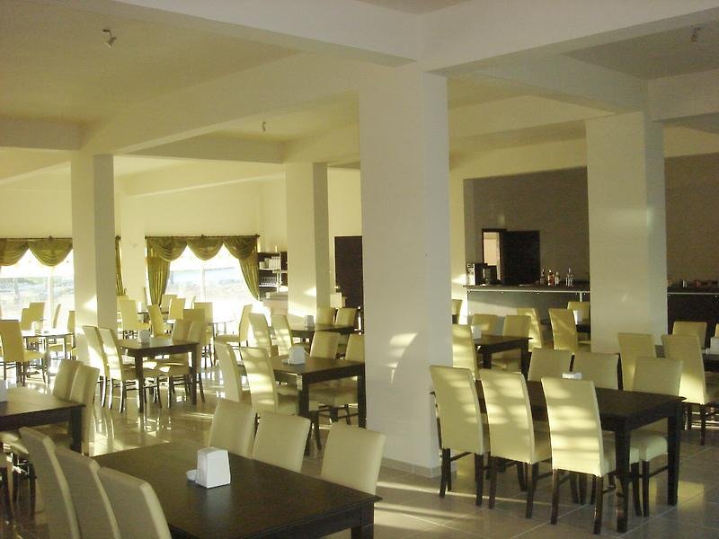 The West Queen Resort
