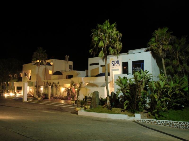 Las Rocas Resort & Spa
