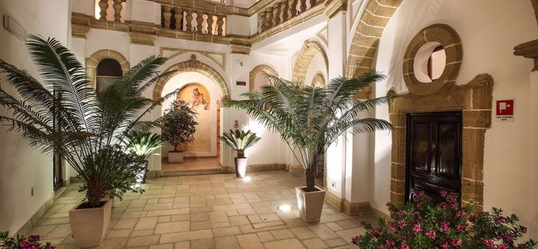 Al Pescatore Hotel & Restaurant