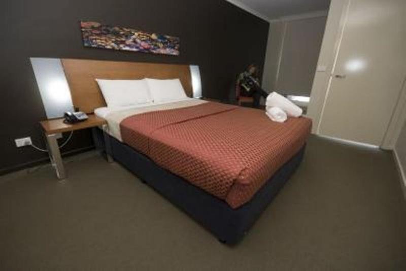 Pacific Suites Canberra