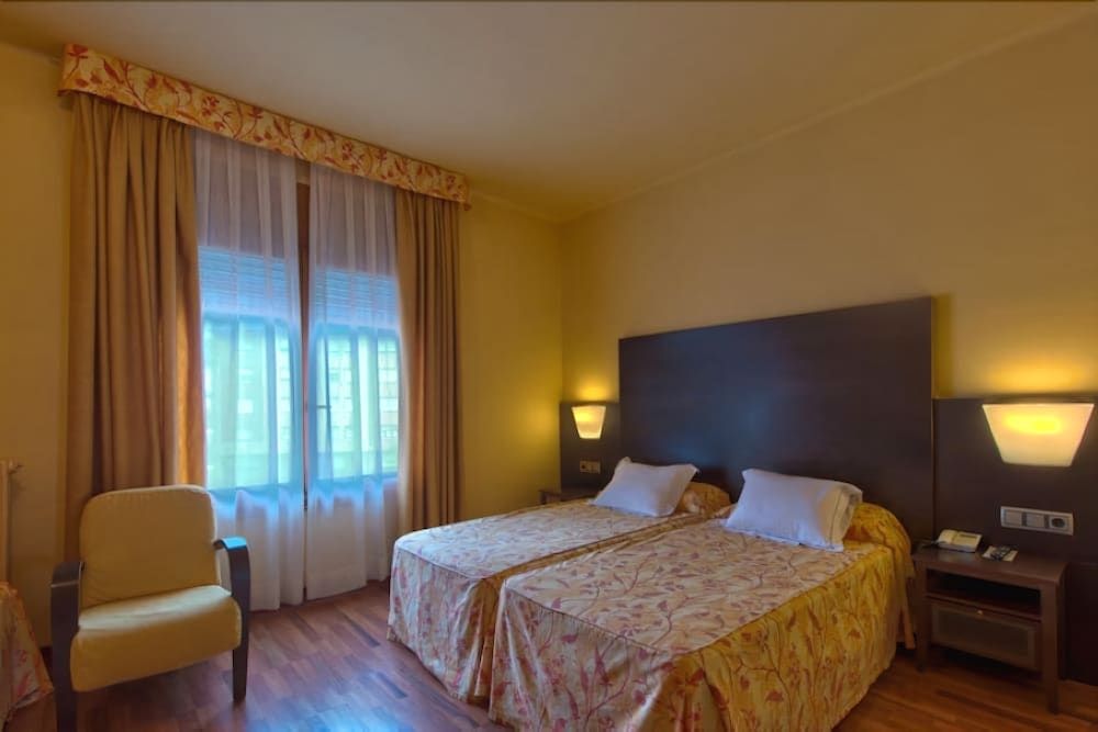 Apartamentos Hotel Pessets & Spa
