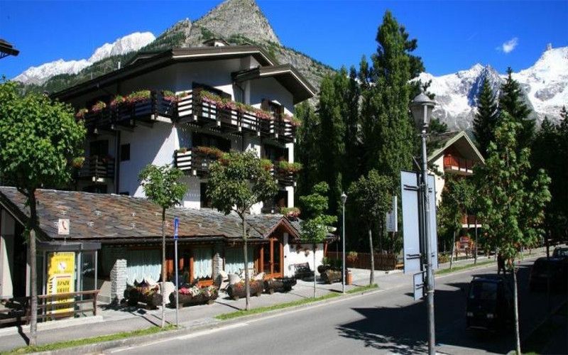 Hotel Les Jumeaux