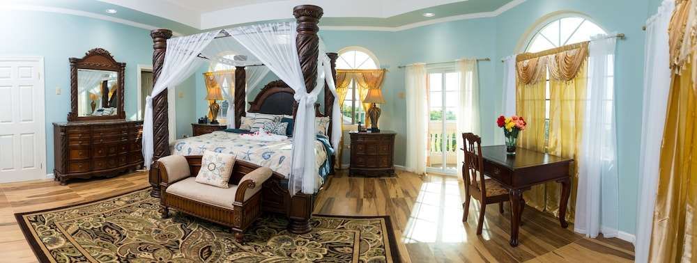 Villa Sweet Villa