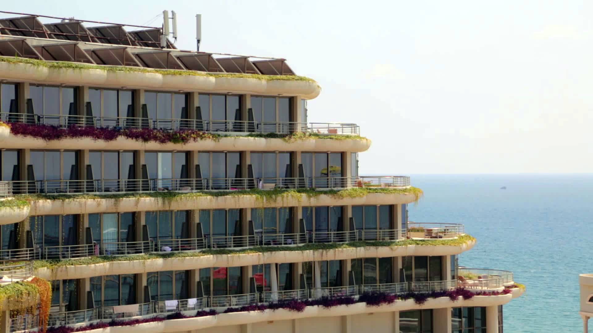 Sunrise Queen Luxury Hotel