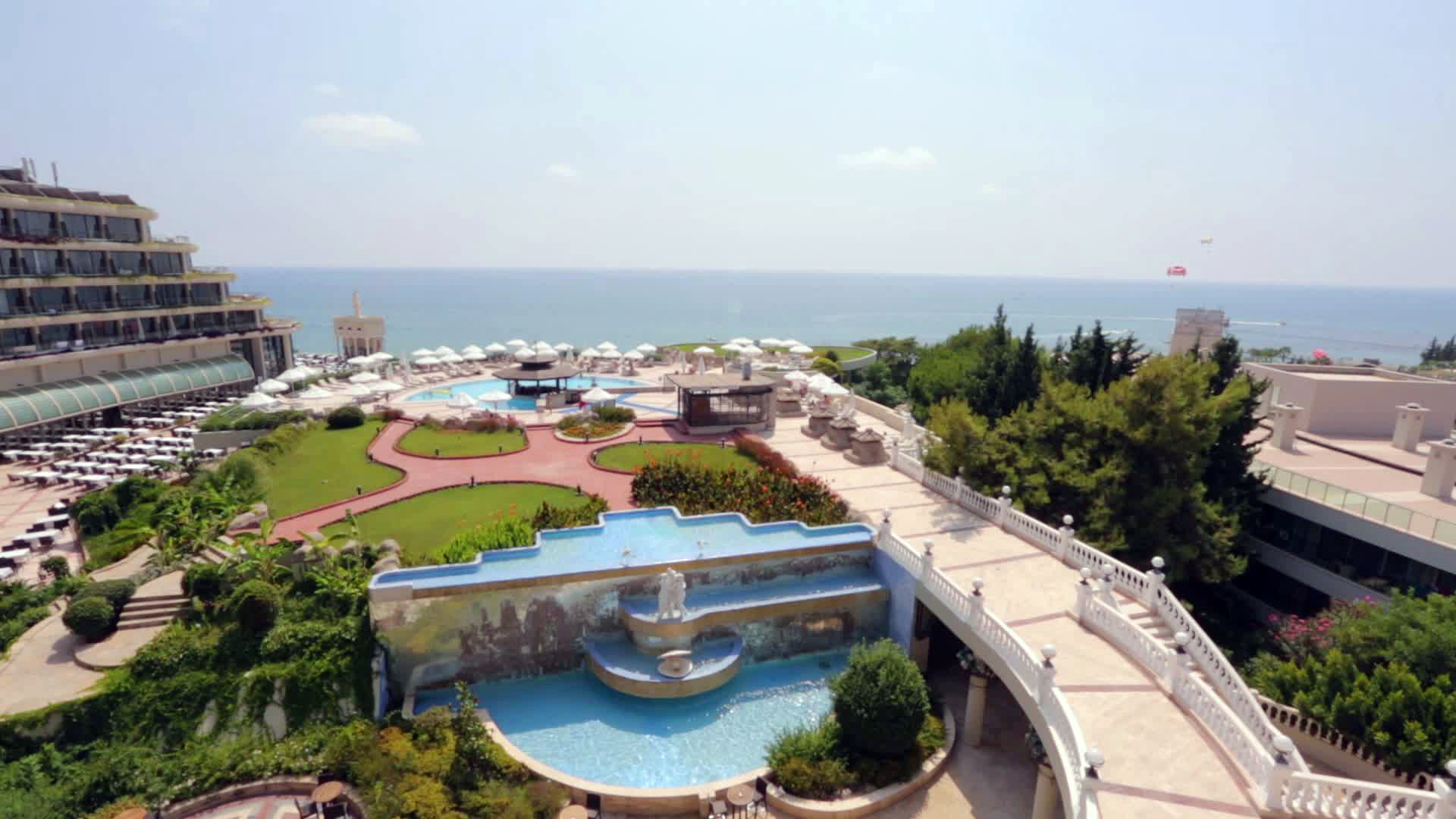 Sunrise Queen Luxury Hotel