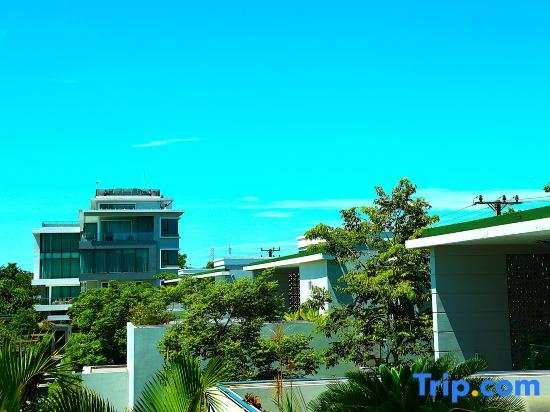 Castle Bayview Resort & Spa