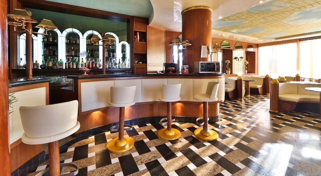 Hotel Bristol