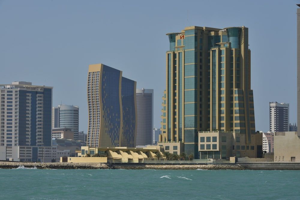 Grand Swiss-Belhotel Waterfront, Seef