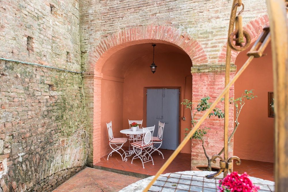 Piazza Paradiso Accommodation