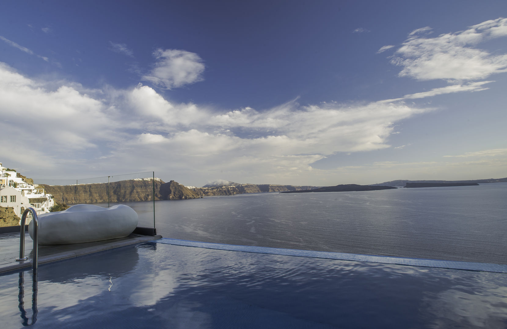 Santorini Secret Suites & Spa