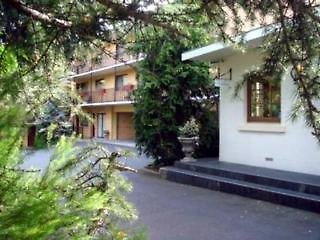 Grosvenor Court Apartments