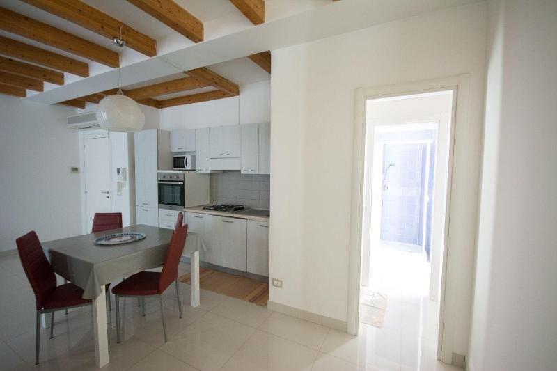 Suite & Apartment