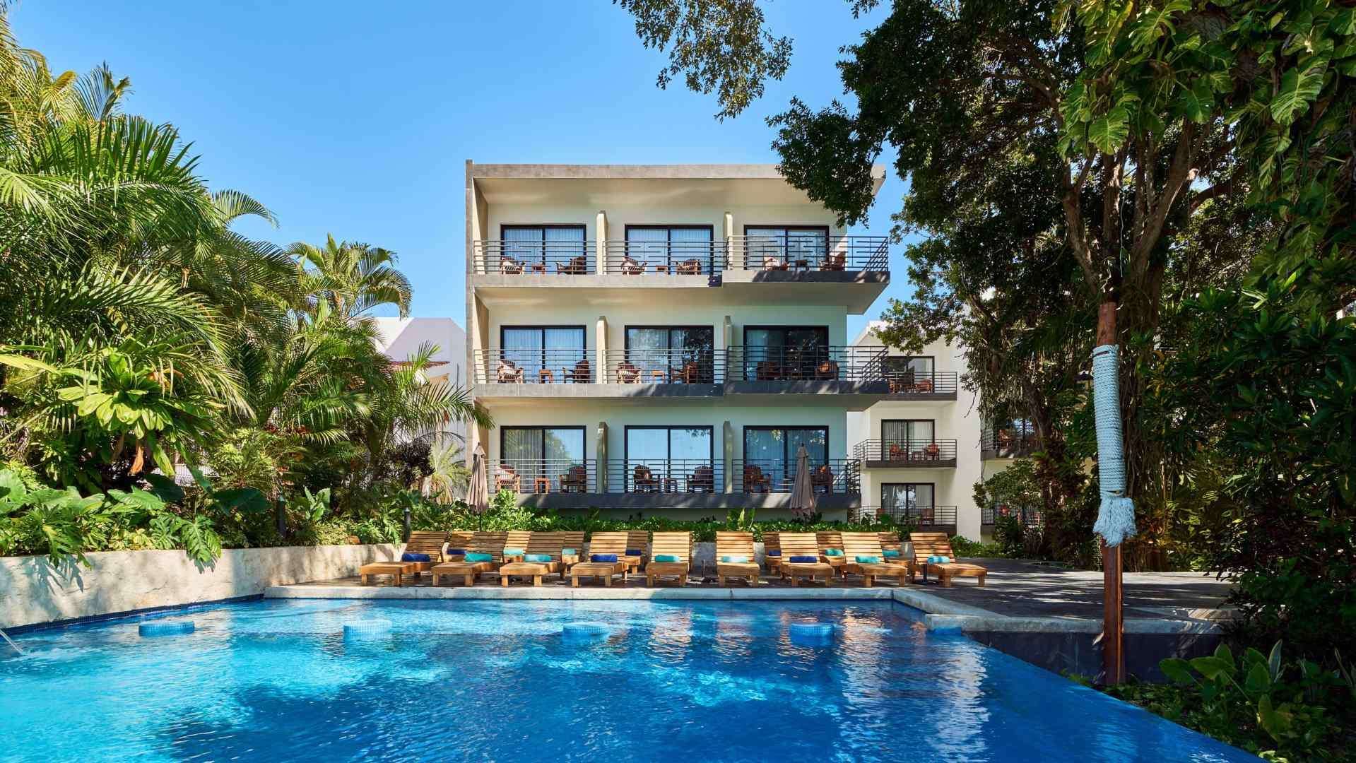Cristalino Lagoon Front Hotel Restaurant & Spa