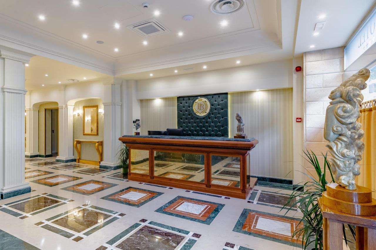 La Paloma Blanca Hotel