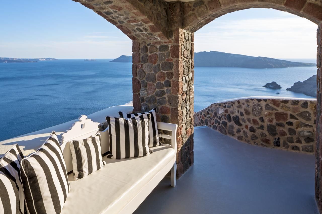 Canaves Oia Suites