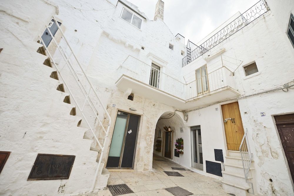 Casetta Arco Con Balcone