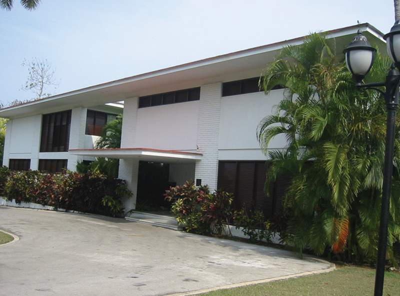 Beachcomber Club Resort