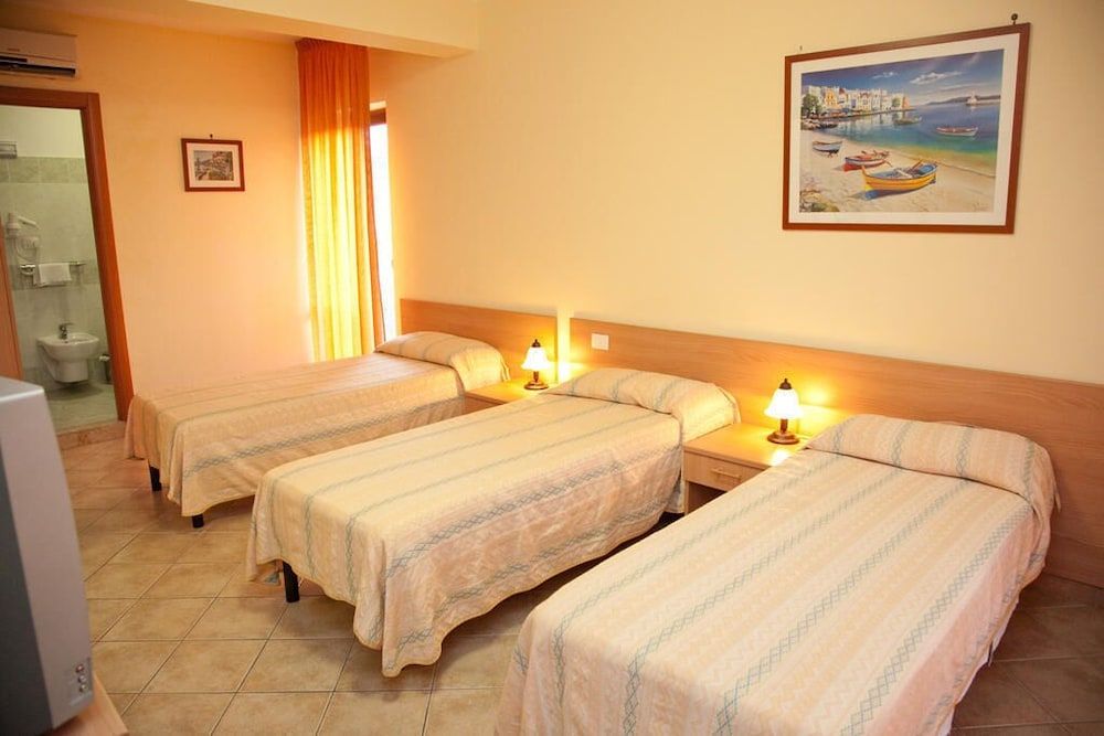 Caffè Nuovo 2 Holiday Rooms
