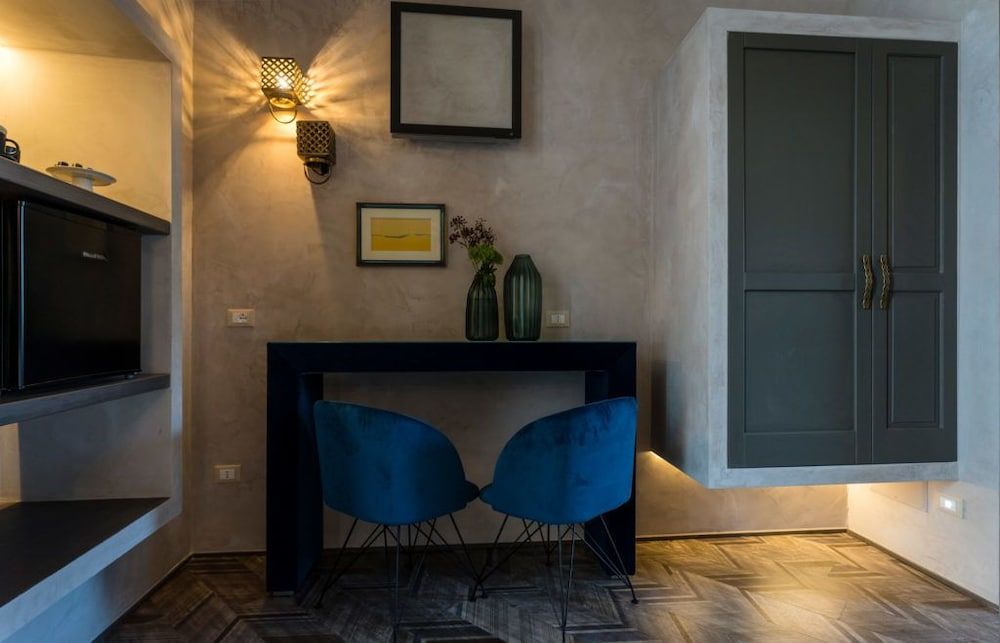 Al Console Luxury Suite