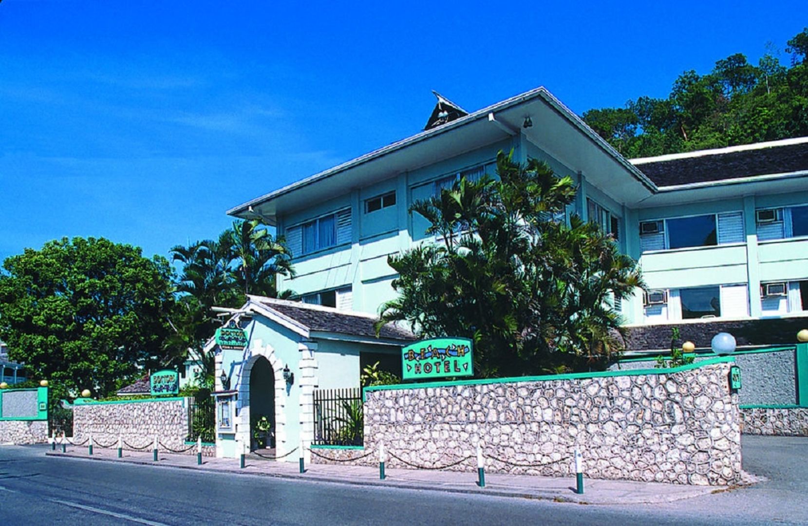 Doctor's Cave Beach