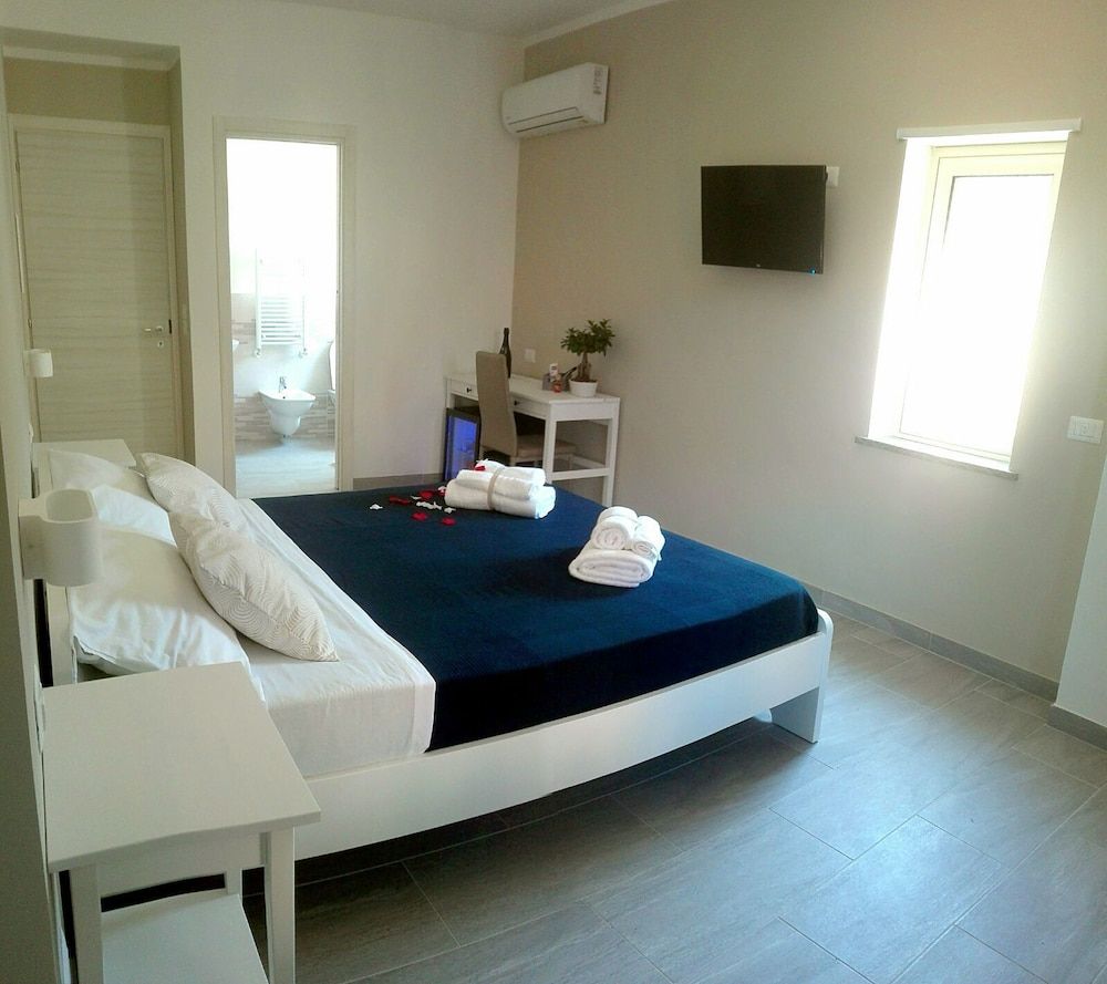 Cosmo Rooms