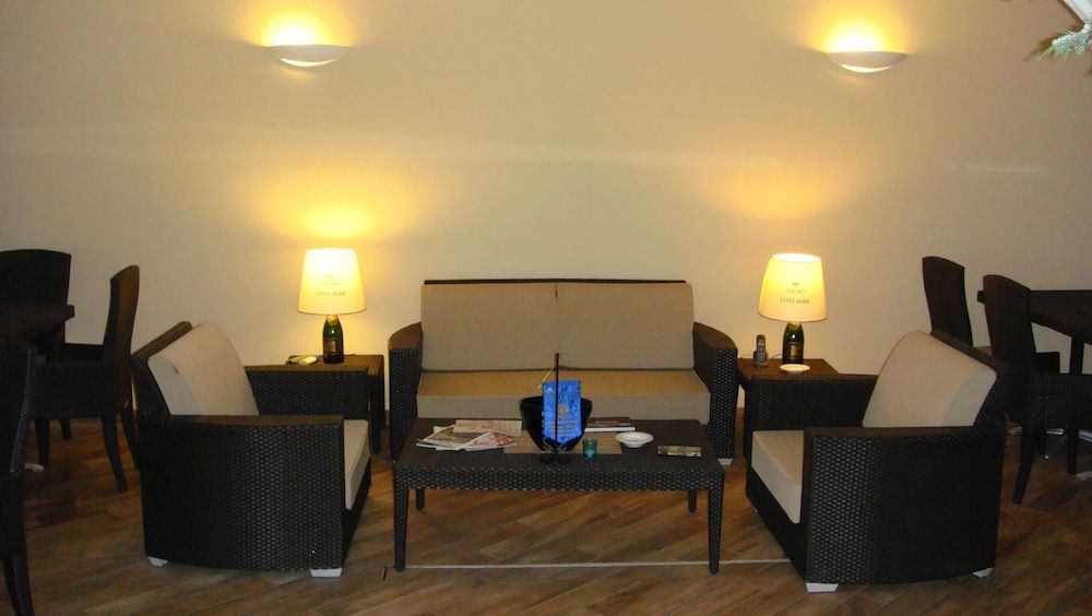 Hotel Corona