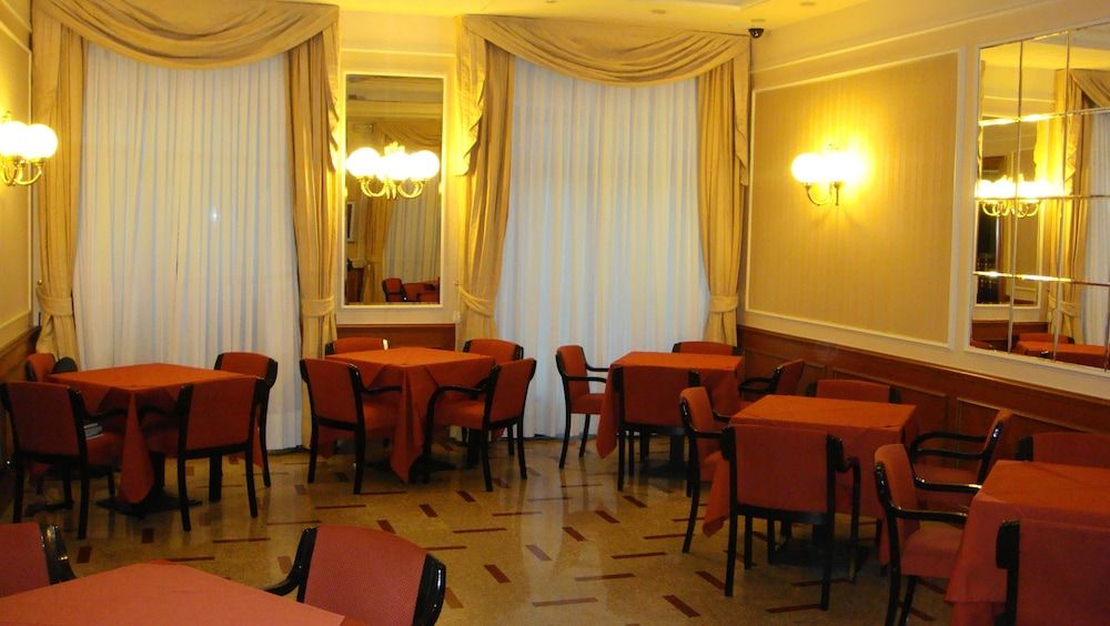 Hotel Corona