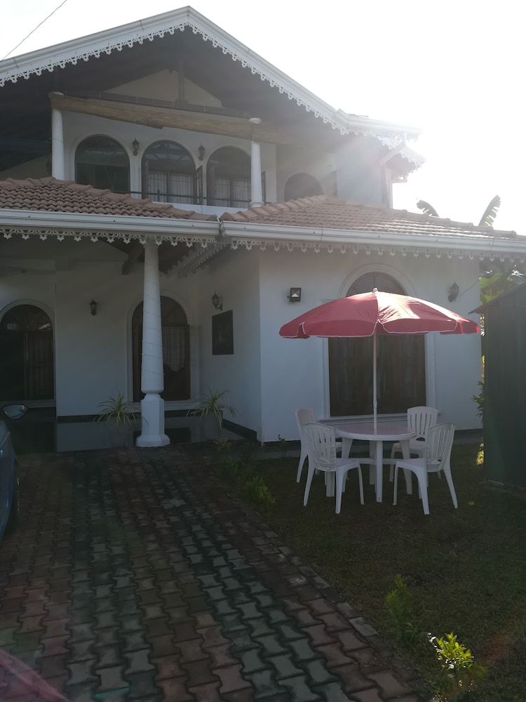 Eos Hostels