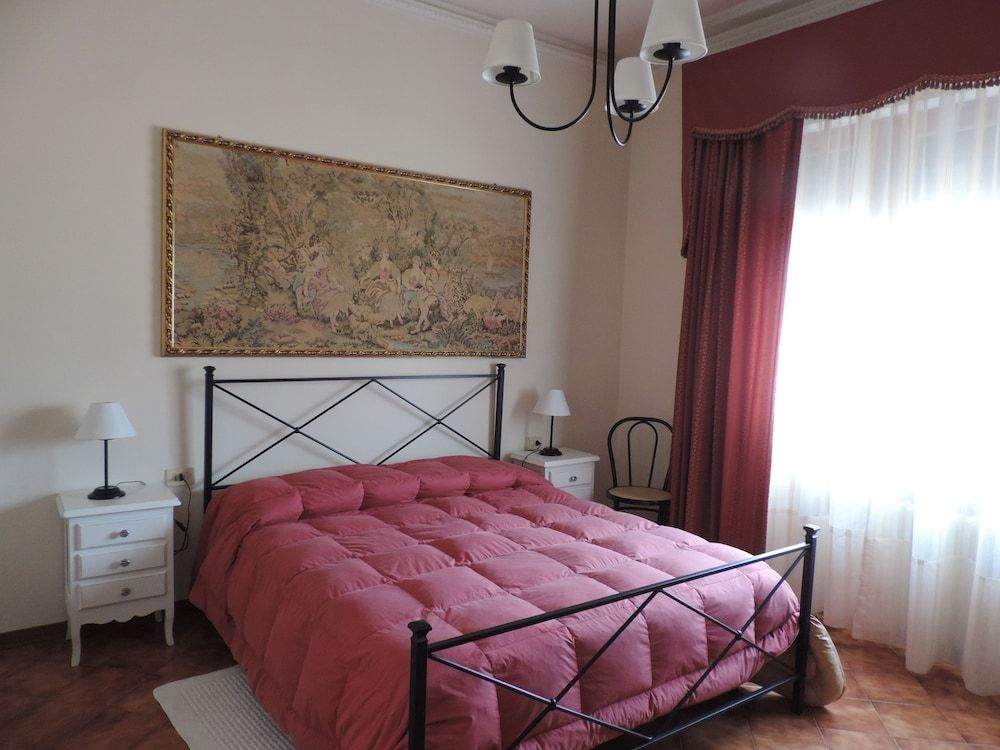 Chianti Rooms