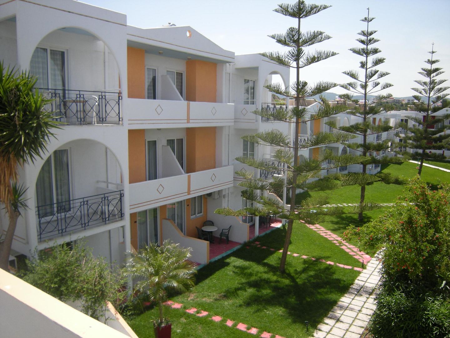 Summer Dream Hotel