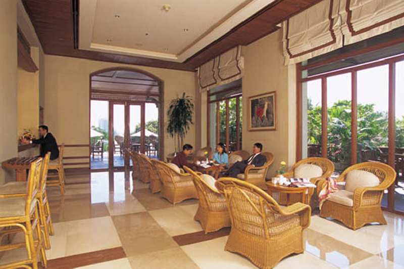 Chatrium Hotel Royal Lake Yangon