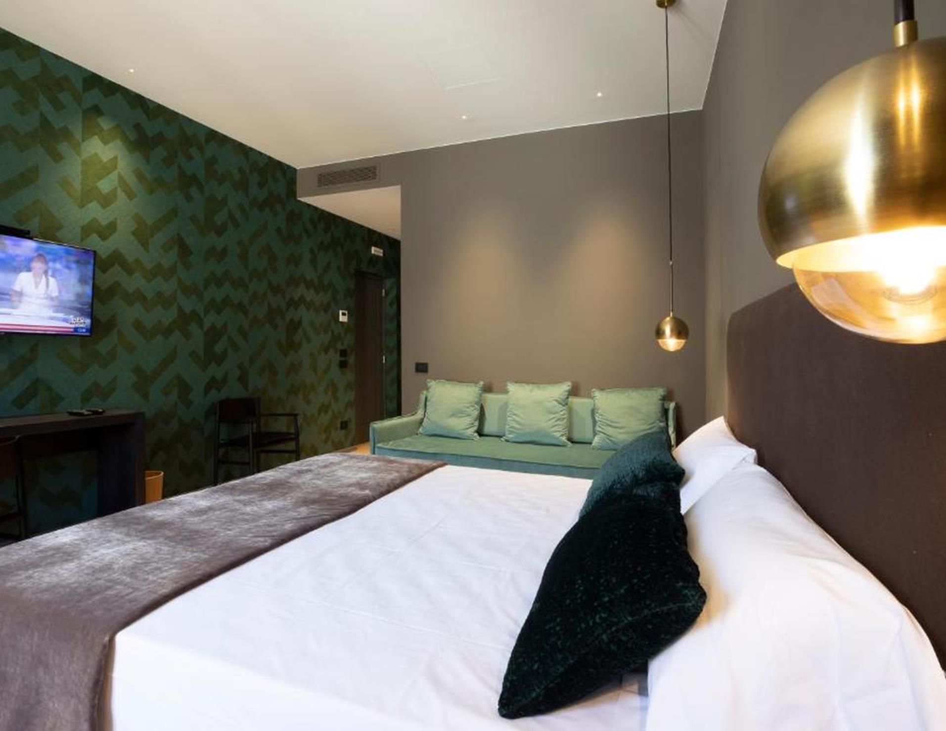 Re Sale Hotel