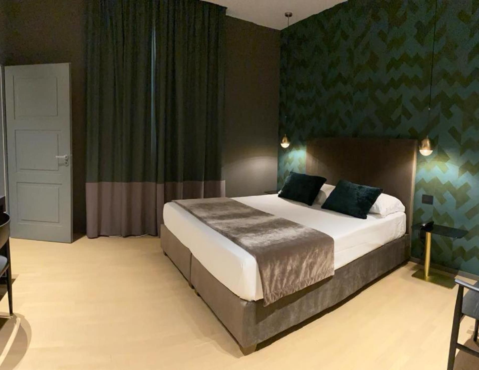 Re Sale Hotel
