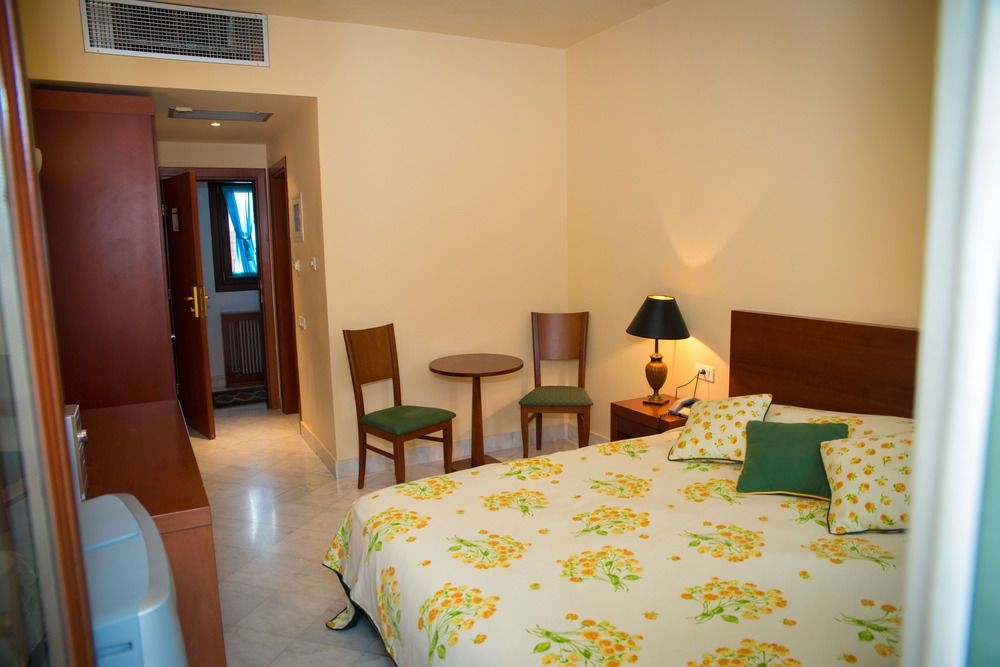 Maritsa's Hotel & Suites