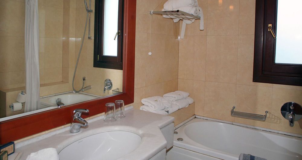 Maritsa's Hotel & Suites