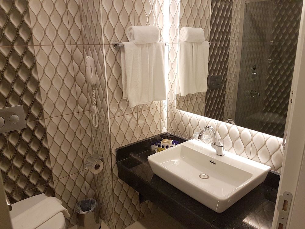 Simurg Halal Luxury Hotel