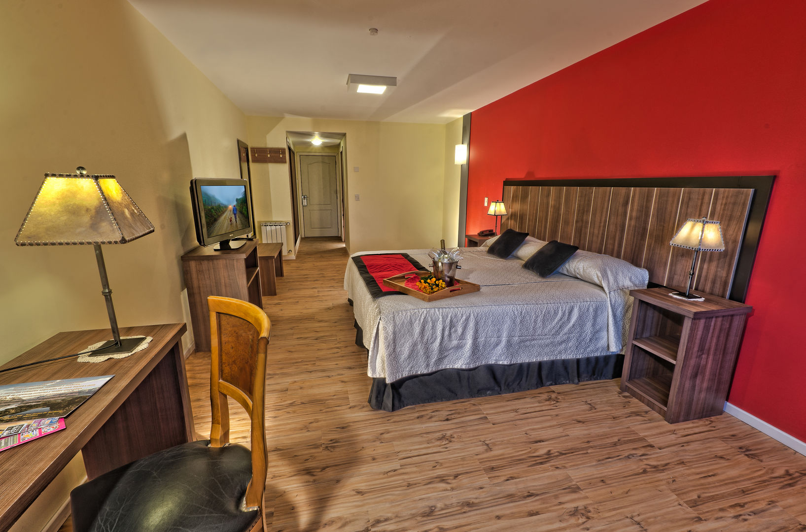 Huinid Pioneros Hotel