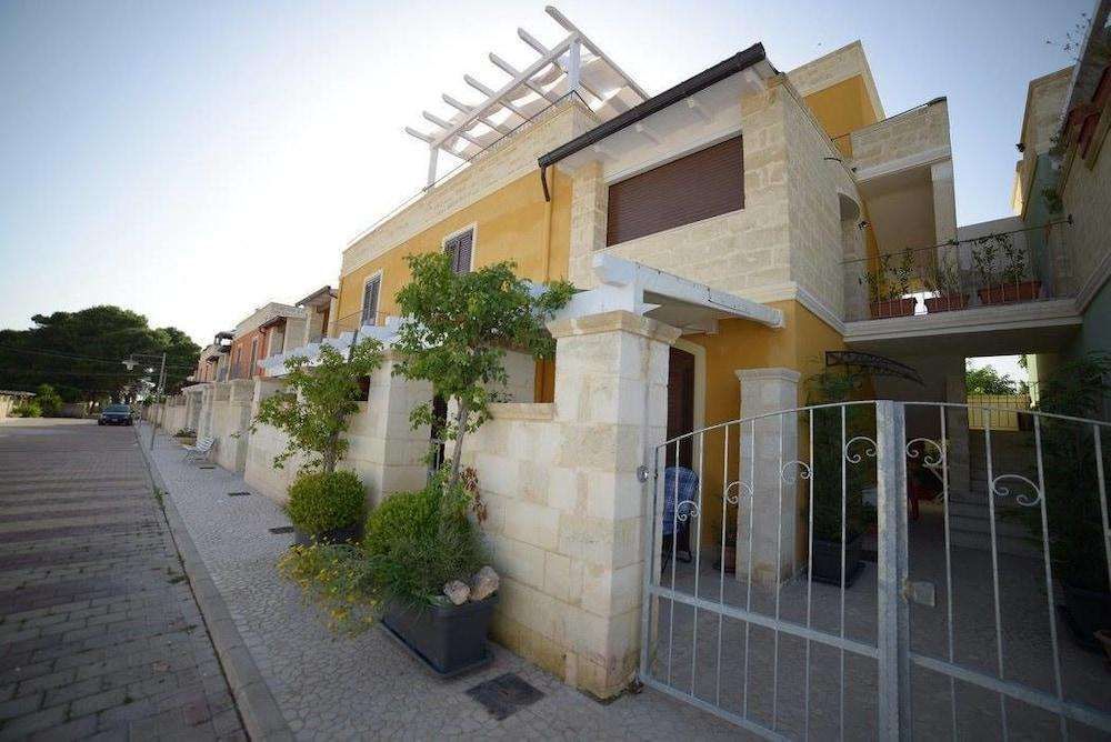 Toto Residence