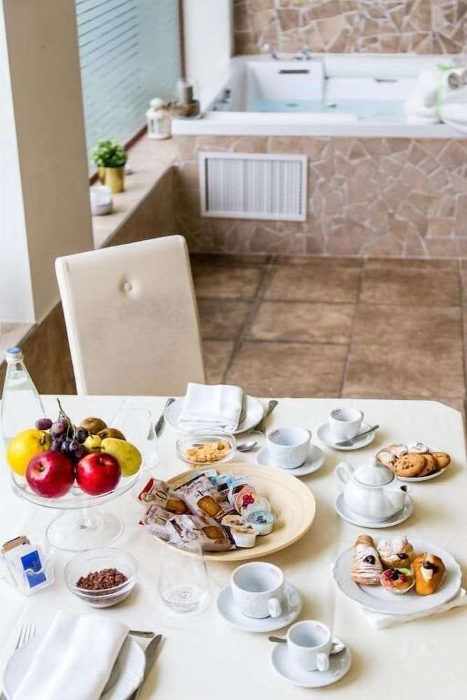 Hotel Eboli