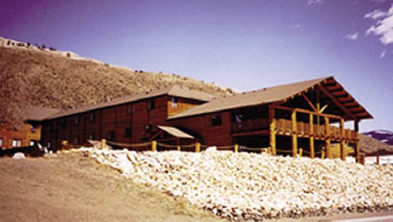 Antler Lodge - Gardiner MT