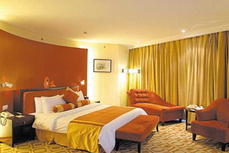 Runyang Huanlong Hotel