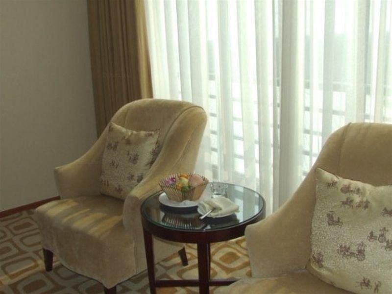 Runyang Huanlong Hotel