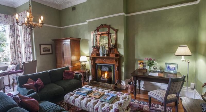 Hacklewood Hill Country House