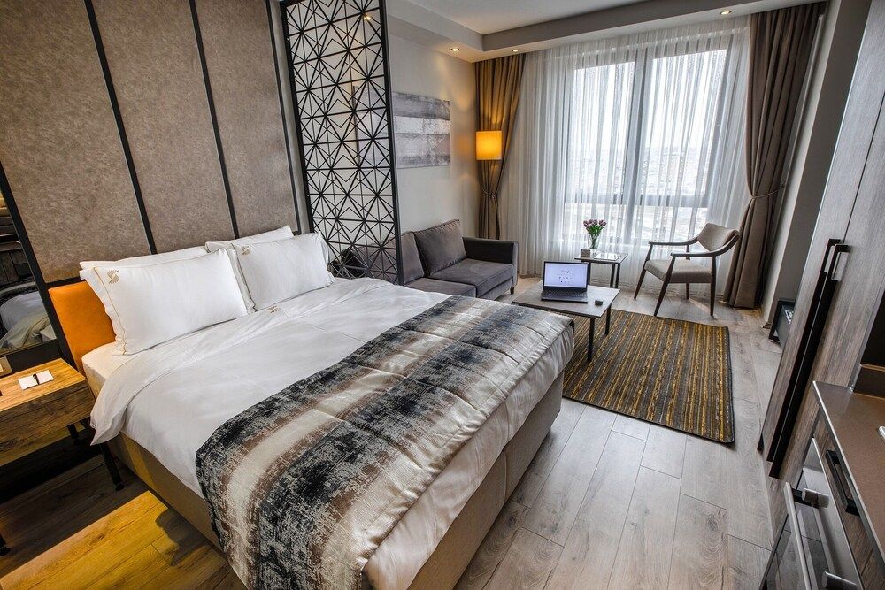 Shimall Hotel