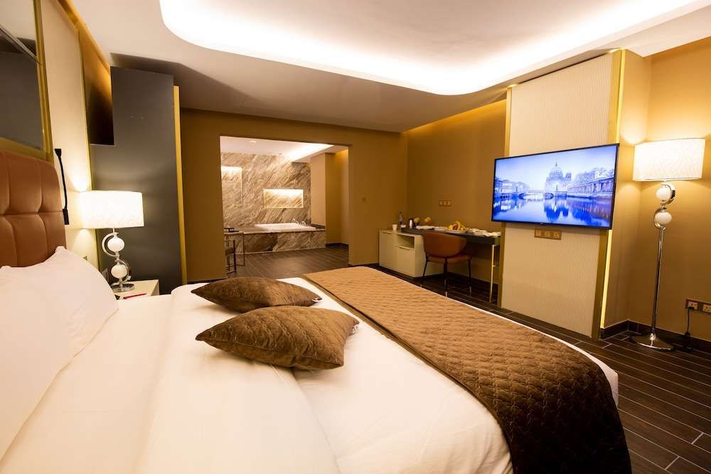 Petra Moon Luxury Hotel