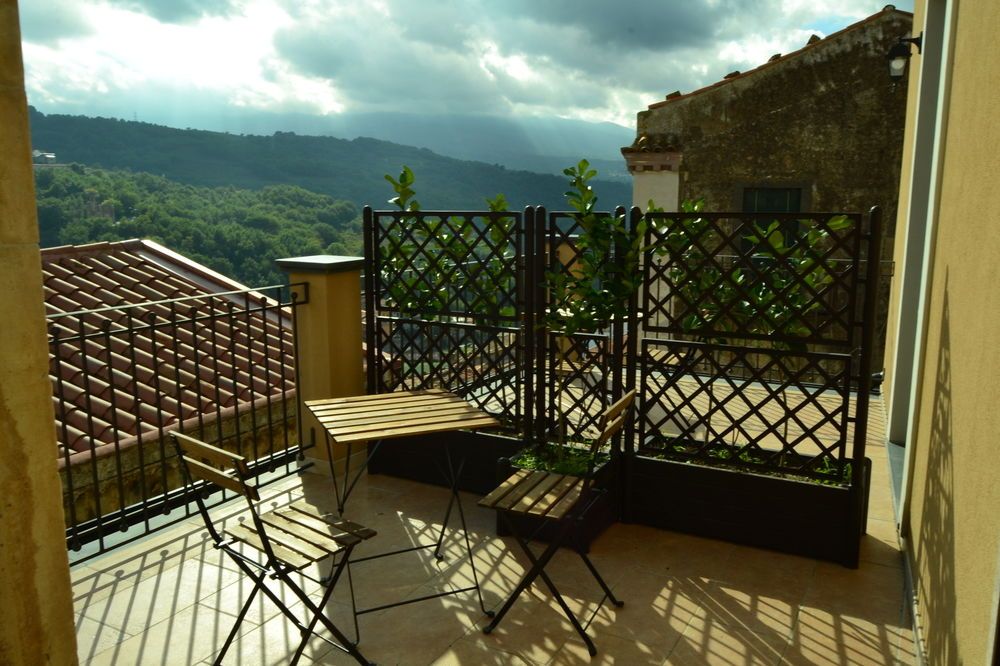 Cento Tari Guest House